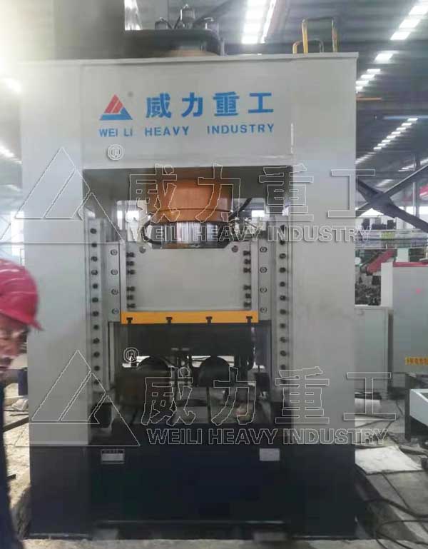 汽車(chē)萬(wàn)向節(jié)軸承座液壓機(jī)