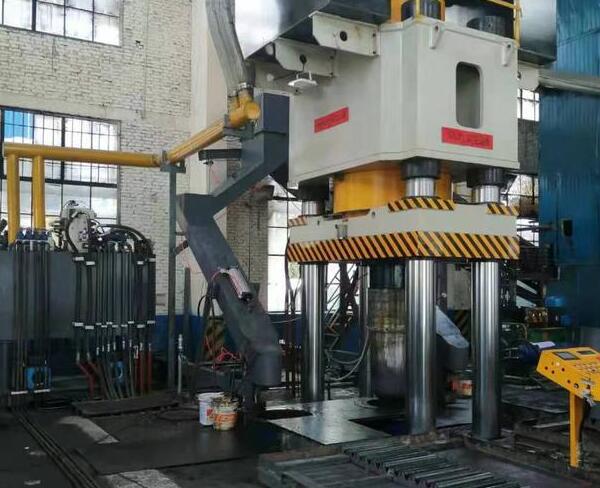 石墨坩堝成型液壓機(jī)